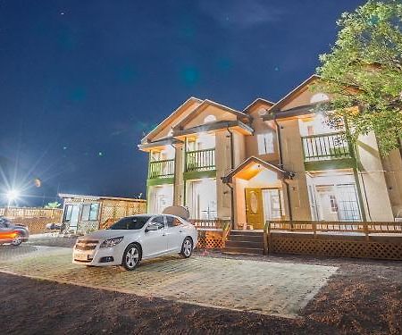 Red Windmill Pension Jeju Exterior photo