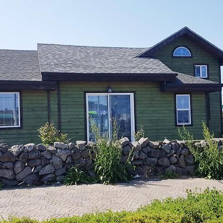 Red Windmill Pension Jeju Exterior photo
