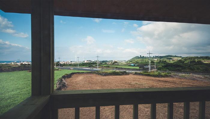 Red Windmill Pension Jeju Exterior photo